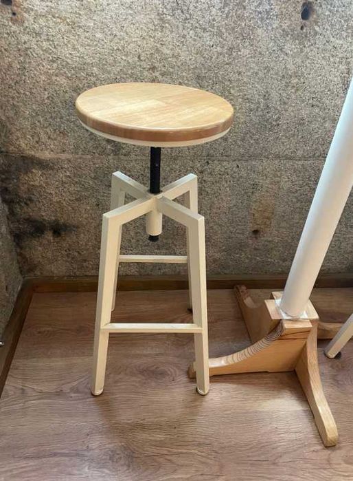 Mesa alta + bancos zara home