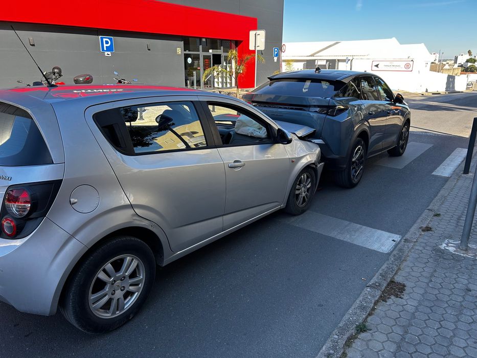 Chevrolet aveo hatchback 2012