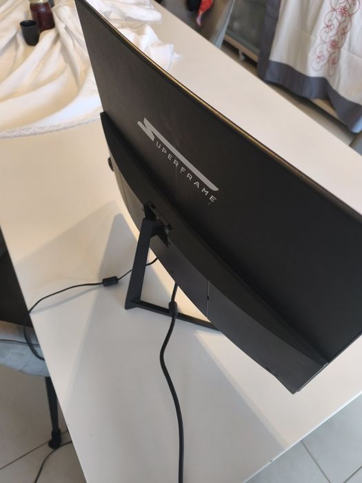 Monitor gaming 180Hz