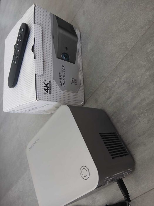Projketor /Rzutnik  Smart 4K