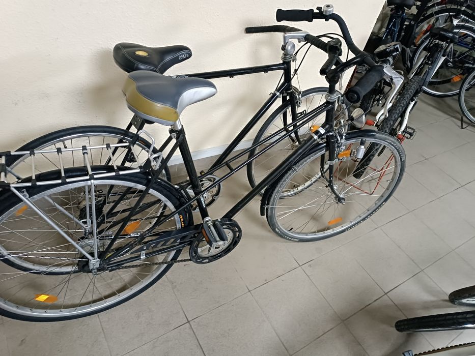 Велосипед на планетарке п'ять скоростей 28 колесо тип шосейного