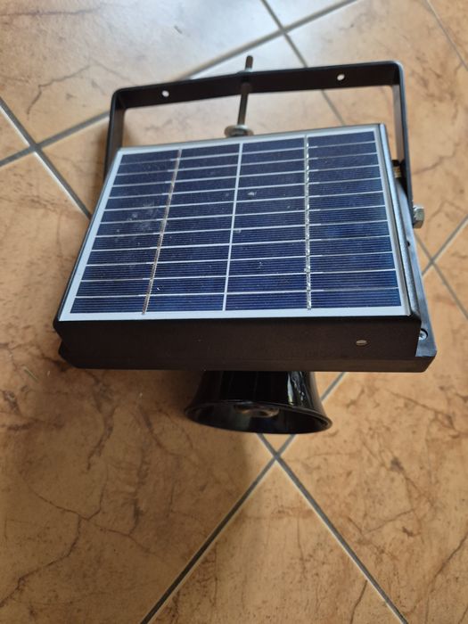 Solarny odstraszacz ptaków