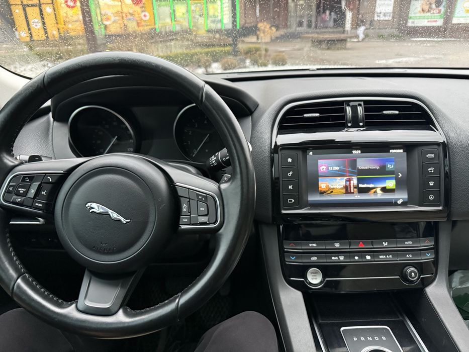 Продам Jaguar f-pace 2017