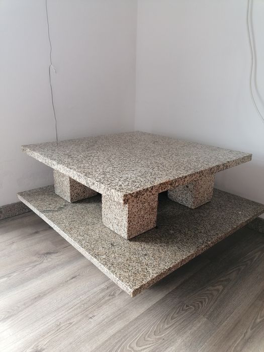 Mesa de centro de pedra