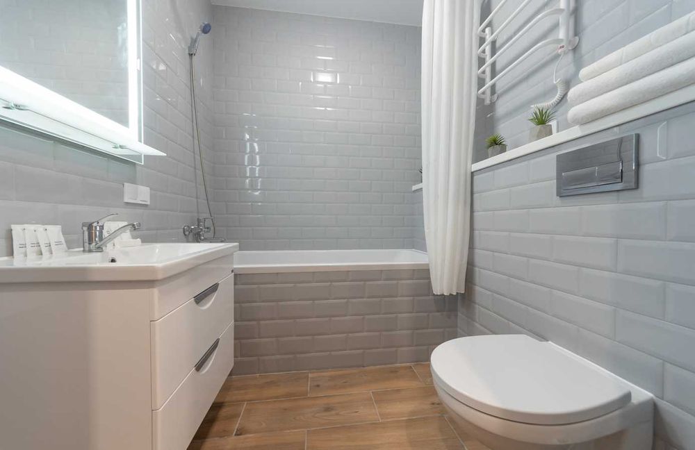 Оренда подобово - затишний смарт із ванною, біля метро. Світло 24/7.