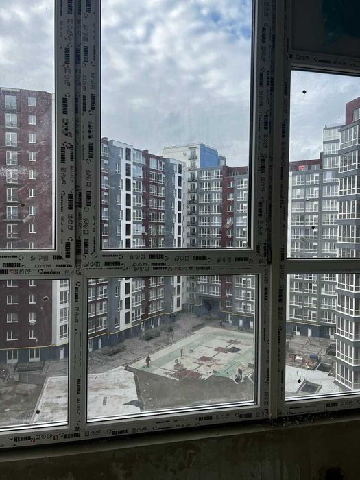 1 км квартира . Готова до ремонту