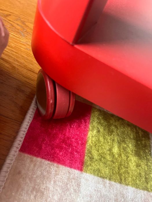Mesa de Apoio com Rodas Vermelha (2 Níveis)
