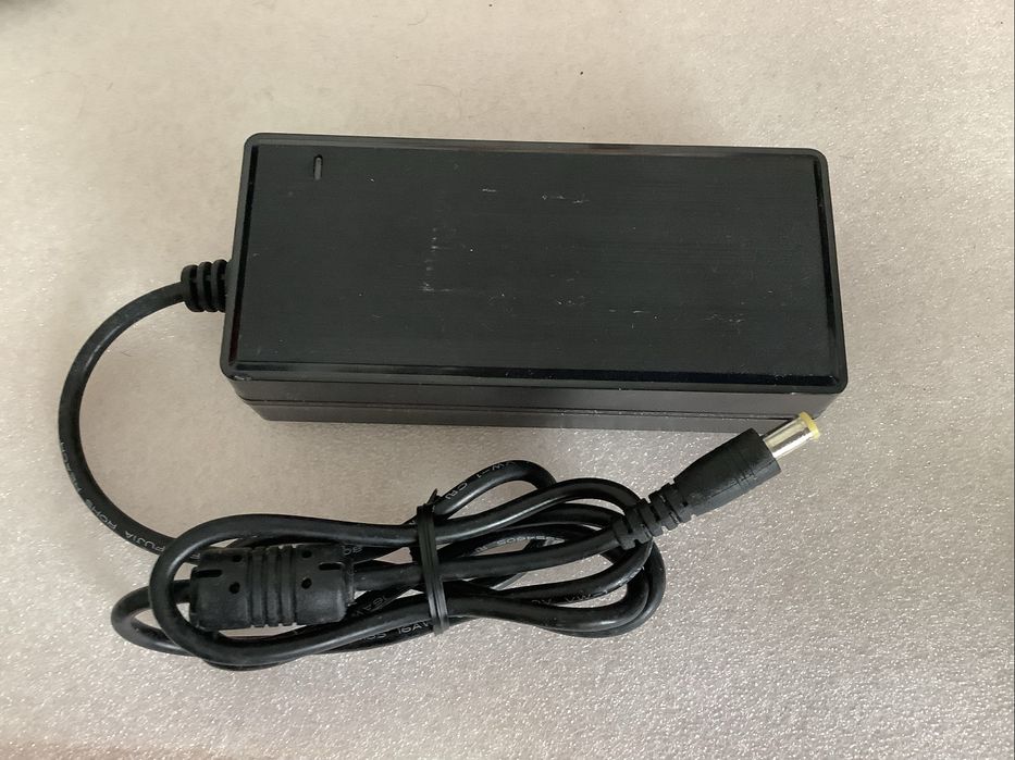 AC adaptador - Carregador computador portatil FJ-SW20171.90342.0 19V