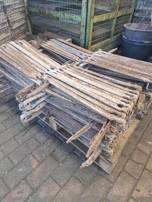 Gravata espanhola usada