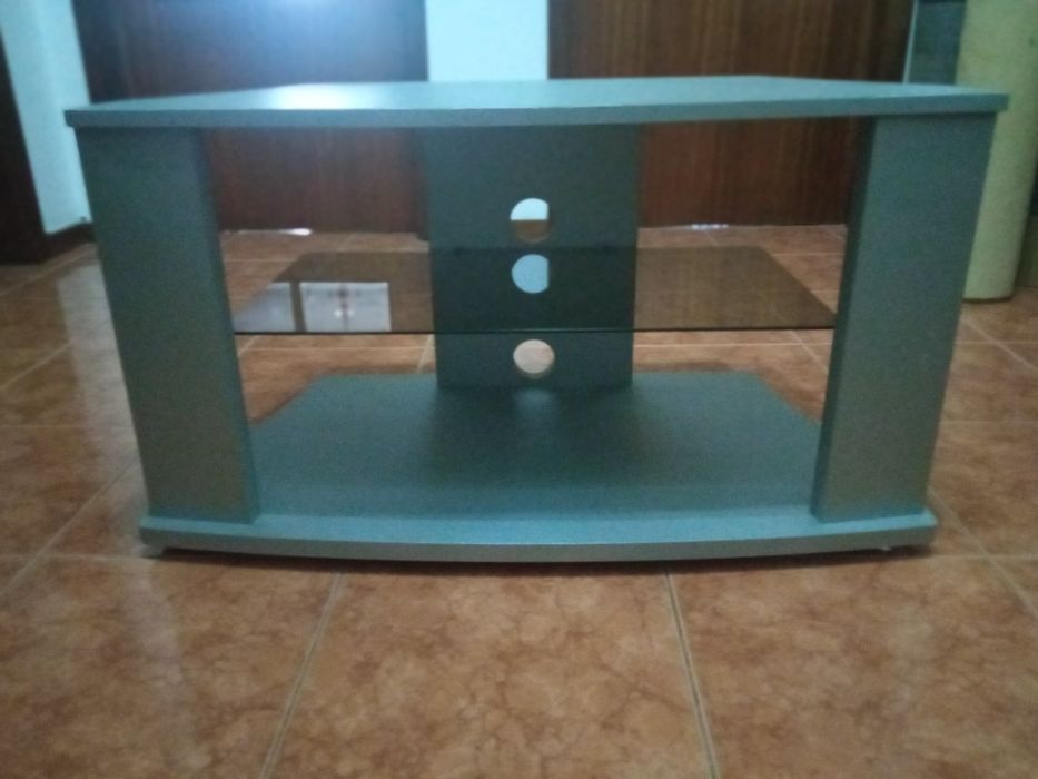 Móvel TV com prateleira em vidro