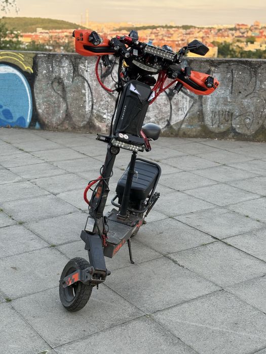 Gugurin g2 електросамокат з шоломом в подарунок