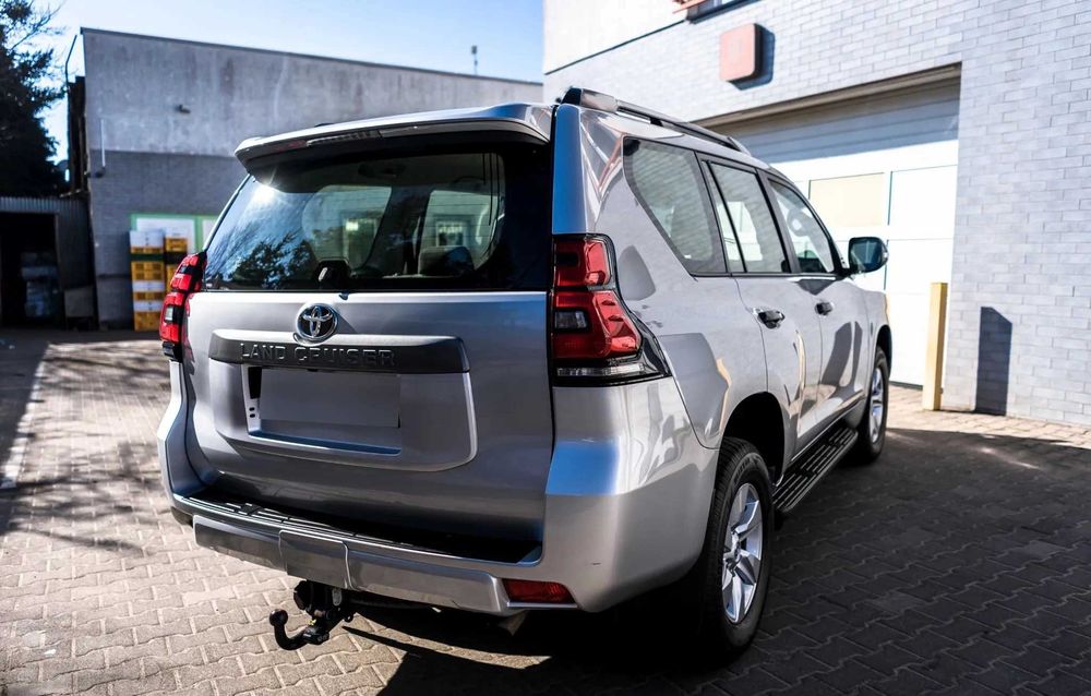 У проажі авто з ЄС  Toyota Land Cruiser 2.8 D-4D Automatic 2021