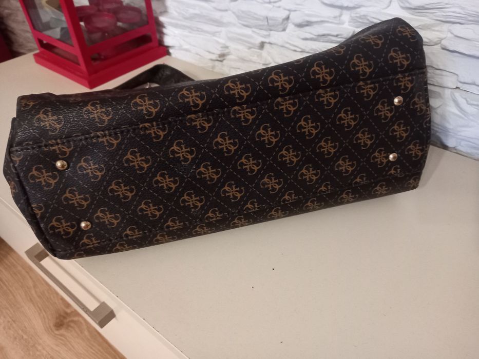 Torebka damska Guess na ramię