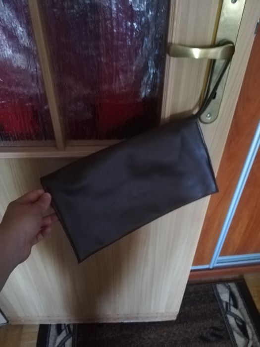 Sprzedam brązową kopertówkę
