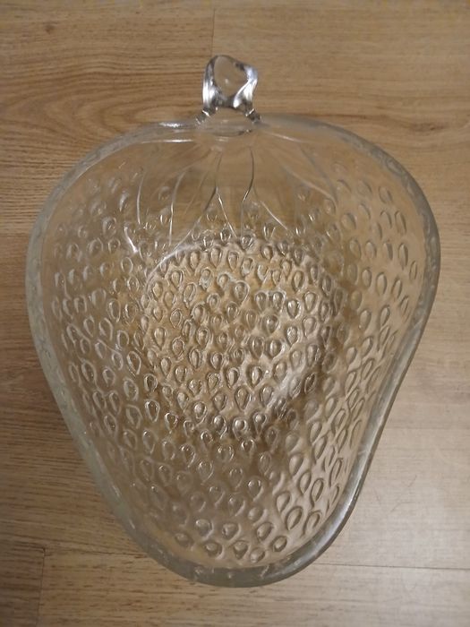 Szklana salaterka truskawka  PRL