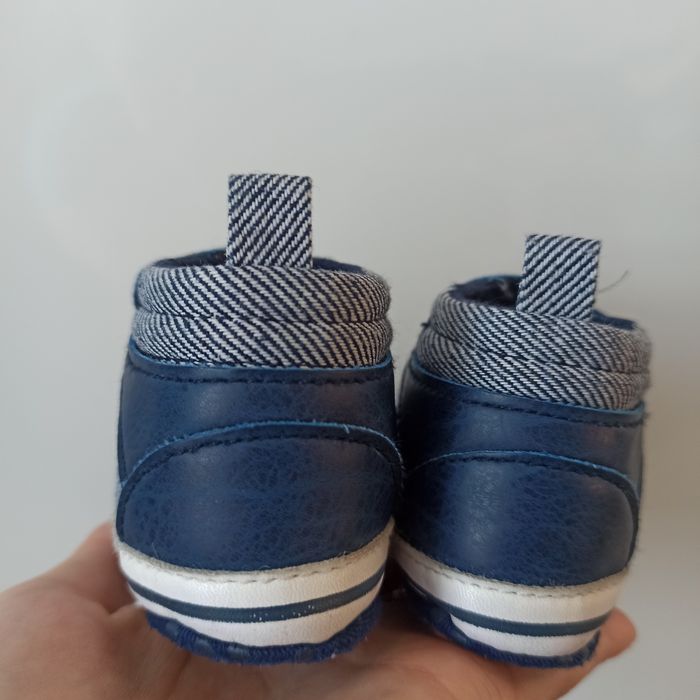 Buciki, niechodki dla chłopca r.11