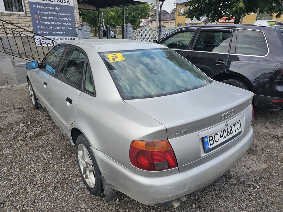 автомобіль audi a4b5