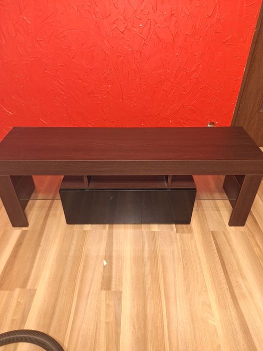 Półka pod telewizor