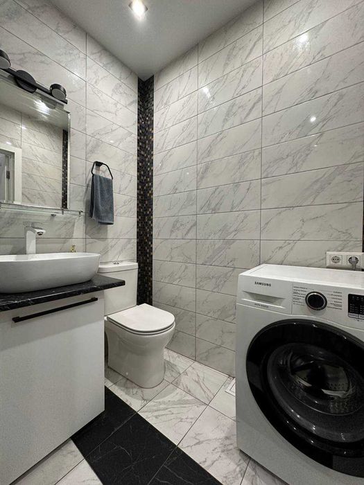 Світла квартира з гардеробною, технікою та ремонтом! OS