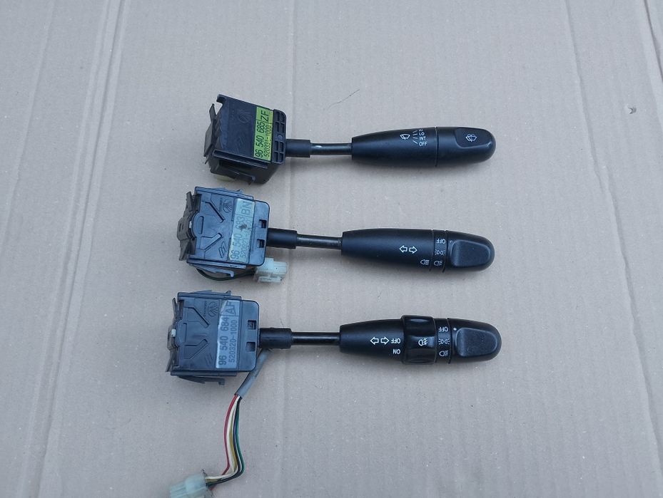 Перемикач світла та двірників авео т200.