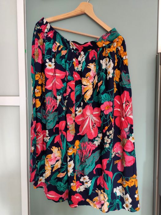 Sódnica w kwiaty vintage 42 wiskoza midi
