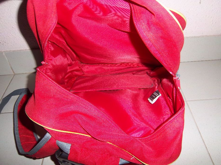 (Material Escolar) Mochila Gormiti