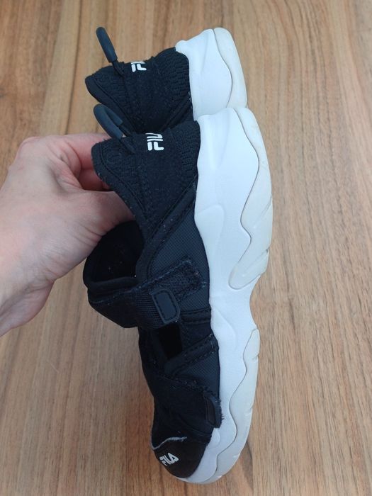 FILA босоножки сандалі / Skechers літні кросівки на дівчинку 32-33р