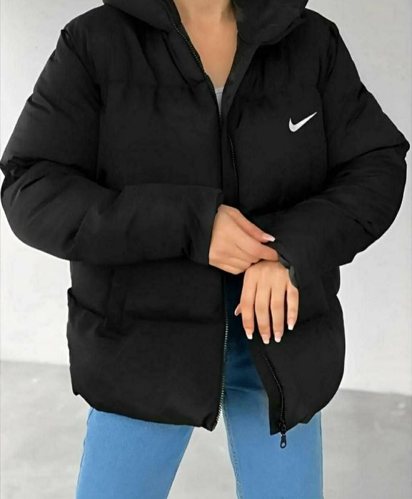 продаю куртку найк нову