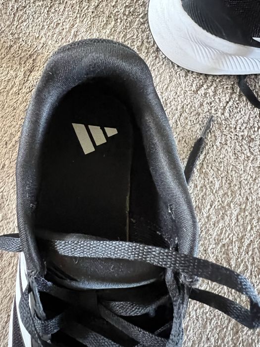 Tenis/ sapatilhas pretas da Adidas em otimo estado t-37.5