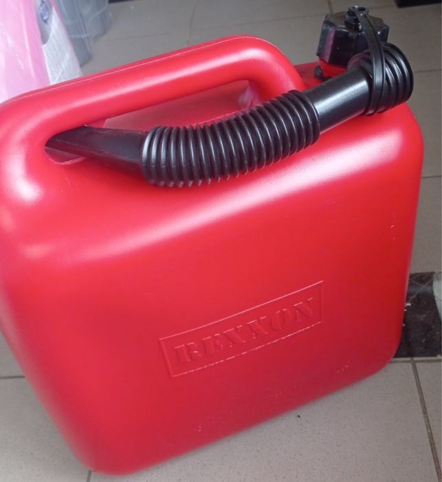 Канистра 20л, 10л, 5л, с лейкой