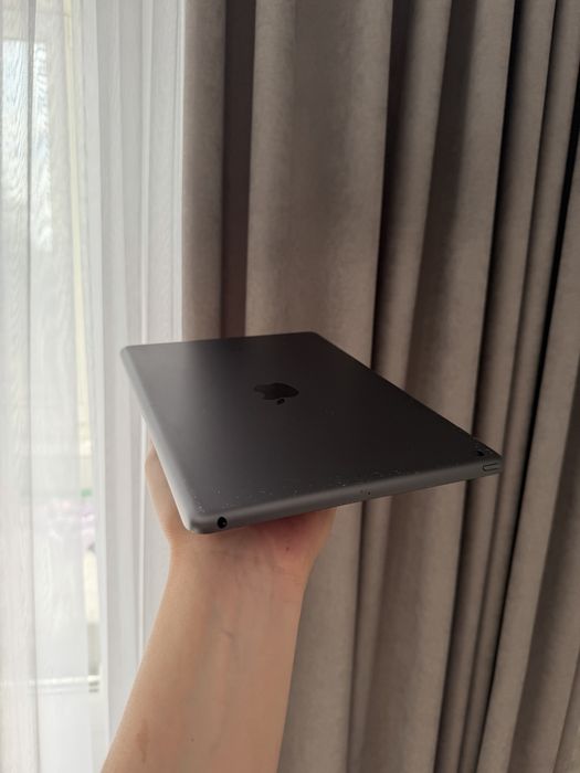 Продаю iPad 9 на 64 ГБ, версія Wi-Fi.