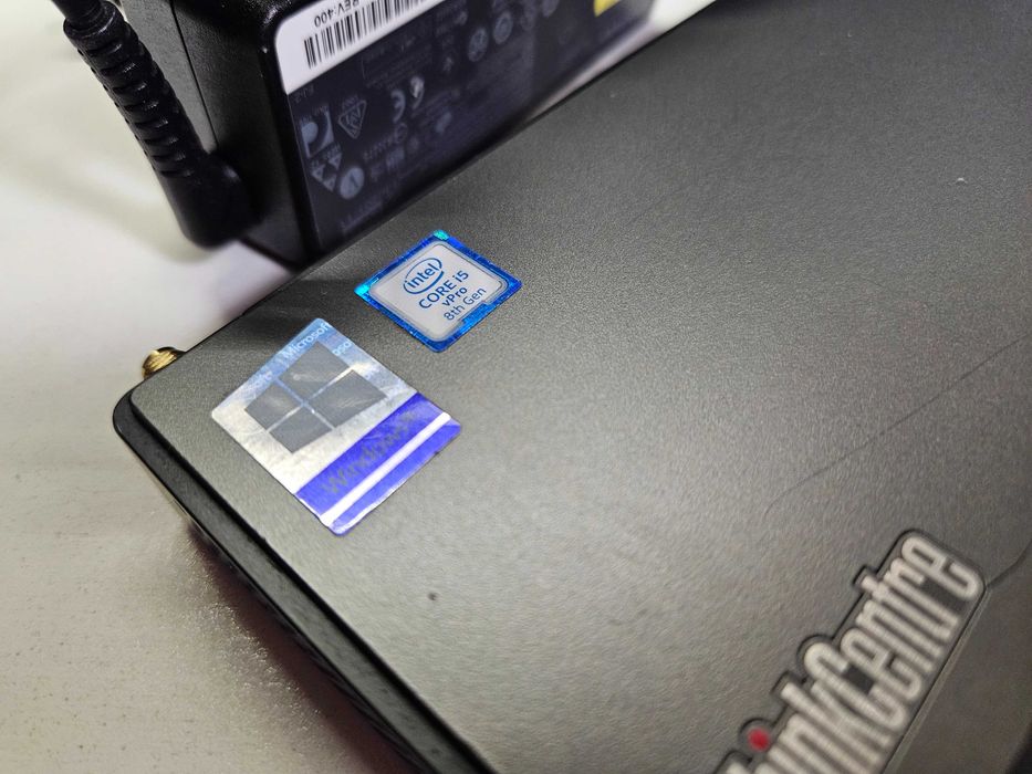 Lenovo ThinkCentre M90n-1 Tiny i5-8256U/8GB-DDR4/SSD M.2-256GB/Wi-Fi