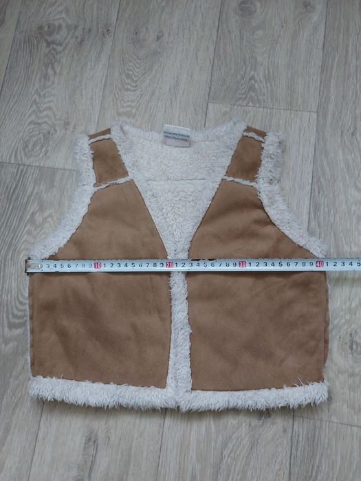 Жилетка безрукавка