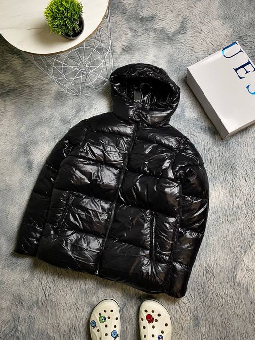 Мужской глянцевый дутый пуховик чёрный  Boohoo