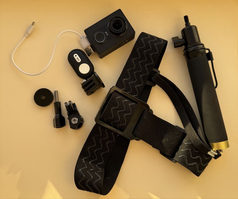 Екшен камера YI