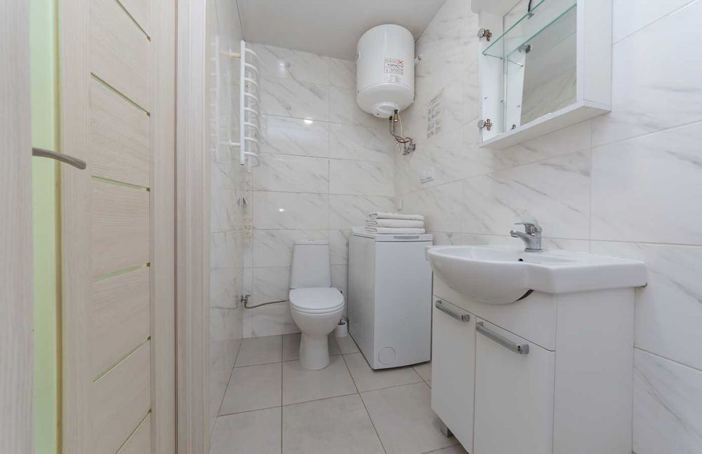 Подобова оренда, біля метро -живіть з комфортом!