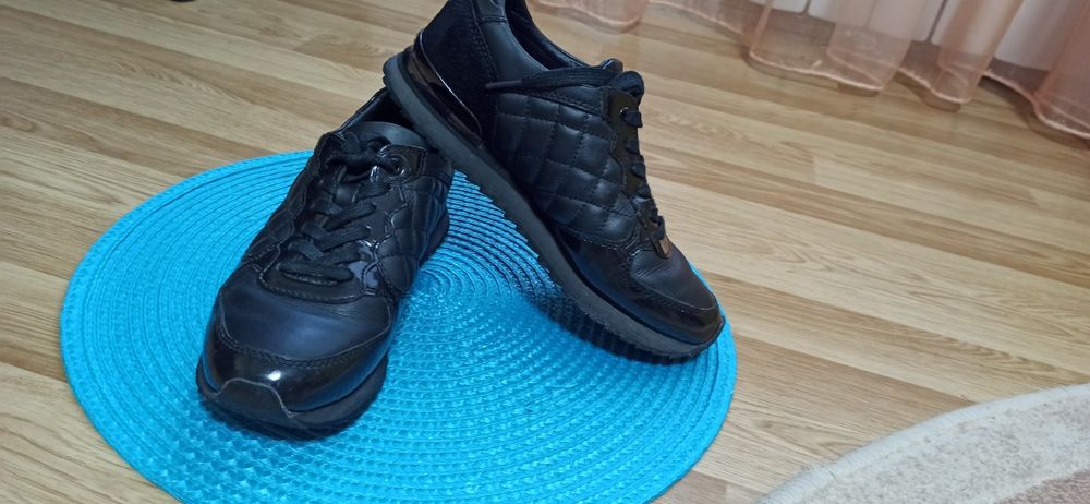 Продам шкіряні кросівки Naviboot.