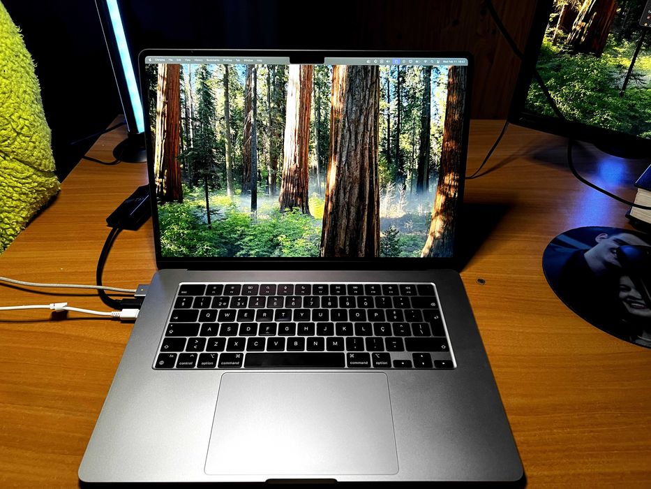 Macbook Air M3 15'' | 16GB | 1TB + Monitor Portátil AOC 15