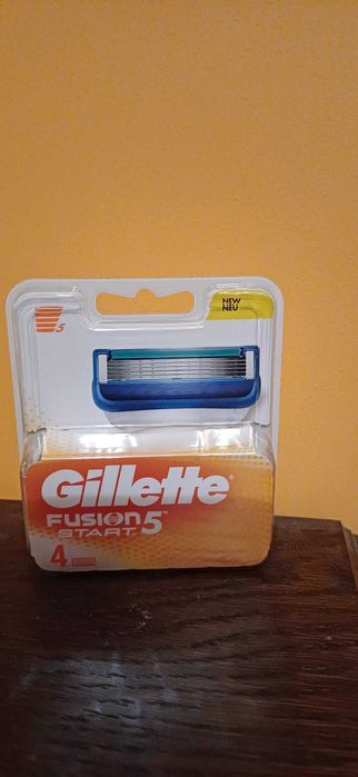 Gillette Fusion 5  komplet 4 nozyki z niemiec