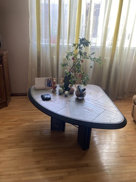 Стіл кавовий, оригінальний з природнього каменю