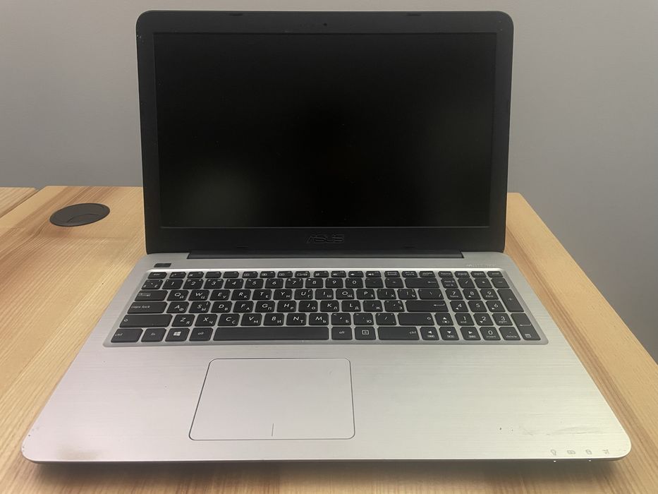 Ноутбук Asus X556U FHD 15.6 / i5-6200U / 8GB / HDD 1TB