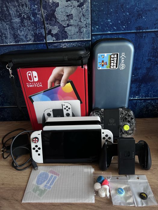NINTENDO SWITCH OLED + NYXI HYPERION