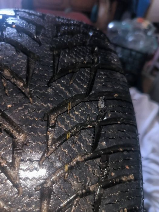 Продам резину с дисками 185*65 R 15 ,диски 110* 5