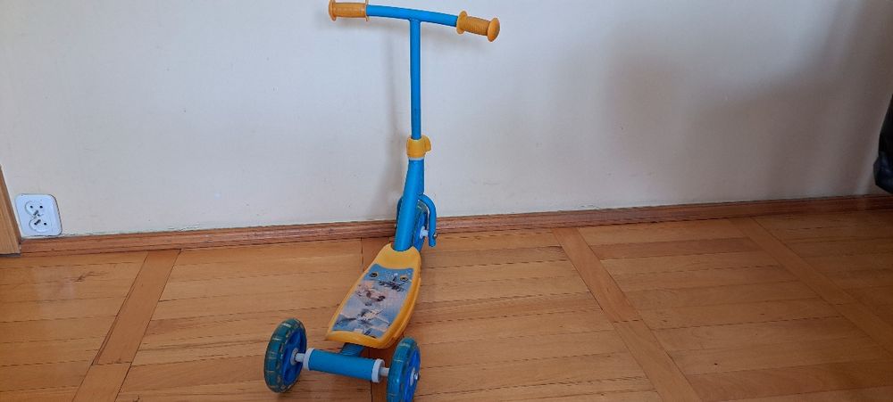 Hulajnoga dziecięca trójkołowa