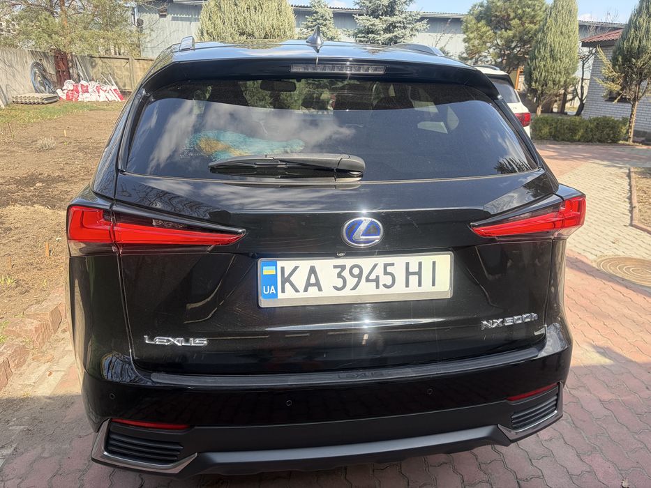 Lexus NX 300, hybrid