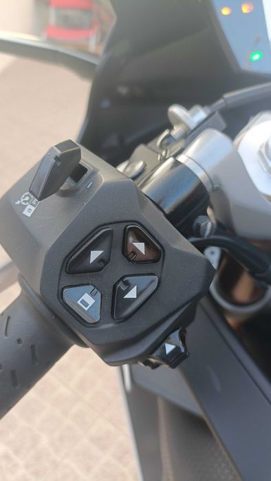 Aprilia RS 660 Tribute (Edição Limitada) – 2023 | 15.753 km | Como Nova