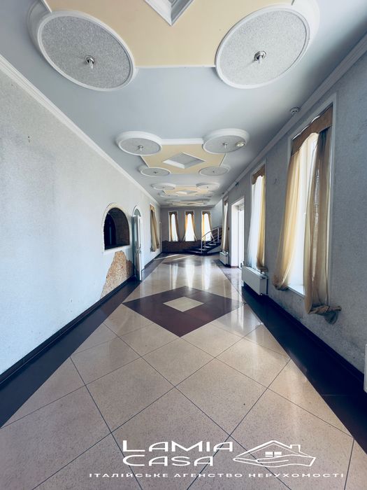 Продаж великого комплексу біля Чернівців