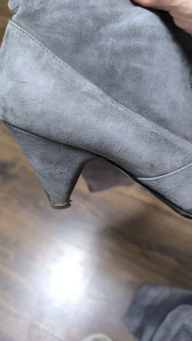 Стильні замшеві сапоги до колін