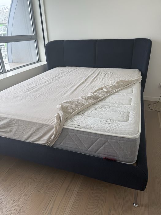 Cama de casal com colchao King Size - seminovo - 6 meses de uso