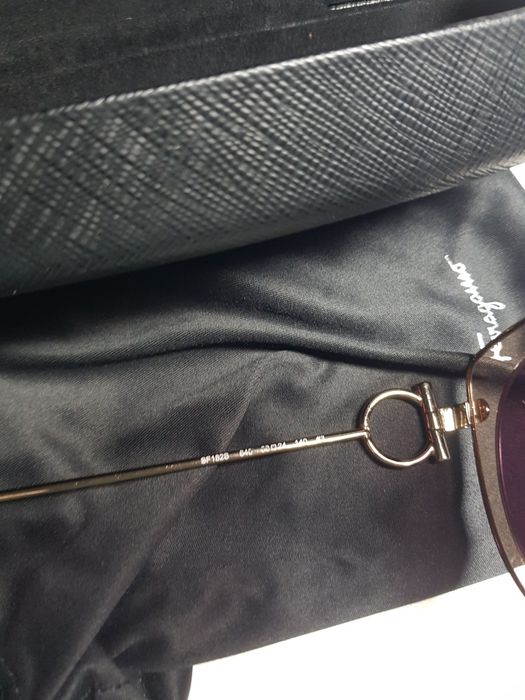 Óculos sol Salvatore Ferragamo originais com estojo caixa  bolsa e pano de limpeza